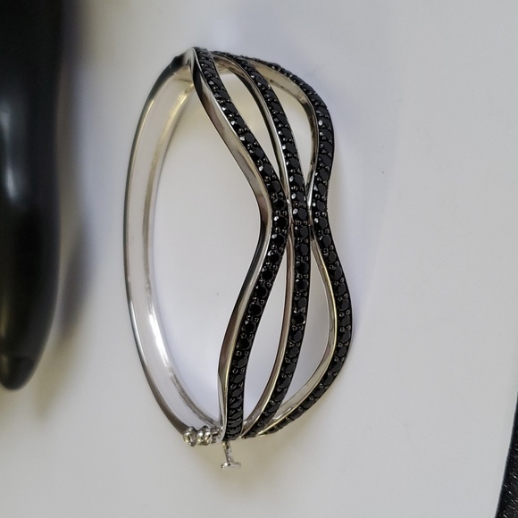 Sterling Silver 925 Black Spinel Bow Style Bangle Bracelet